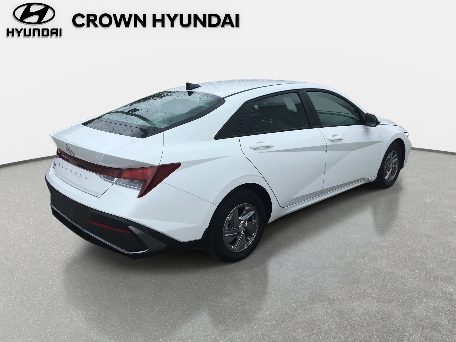Used 2024 Serenity White Hyundai SE image 4