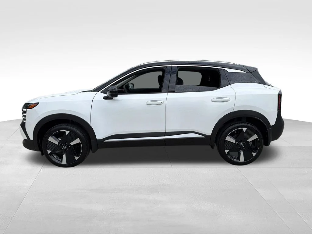 New 2026 Aspen White TriCoat / Super Black Two-tone Nissan SR image 4