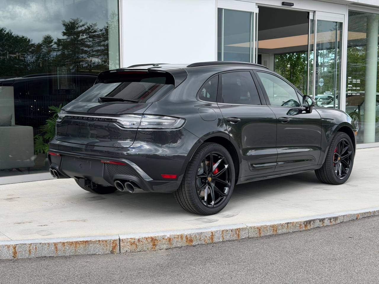 2026 Porsche Macan GTS - Photo 8