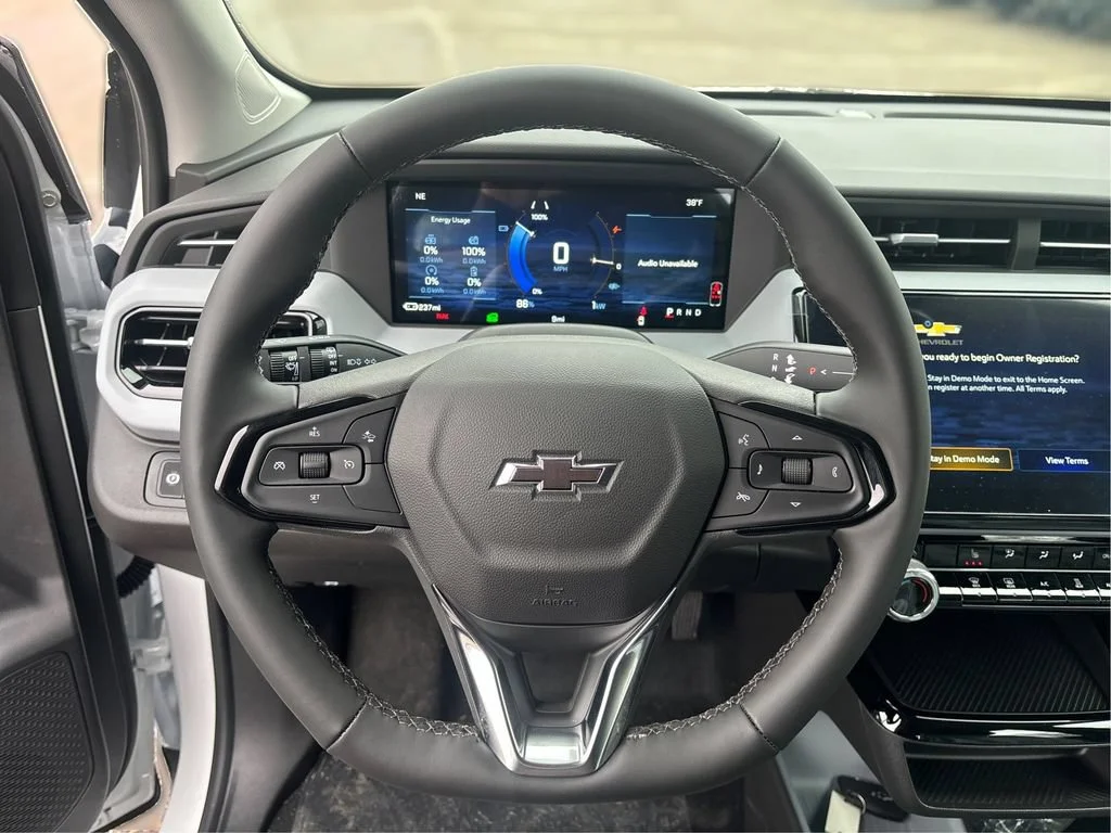 New 2027 Summit White Chevrolet LT image 44