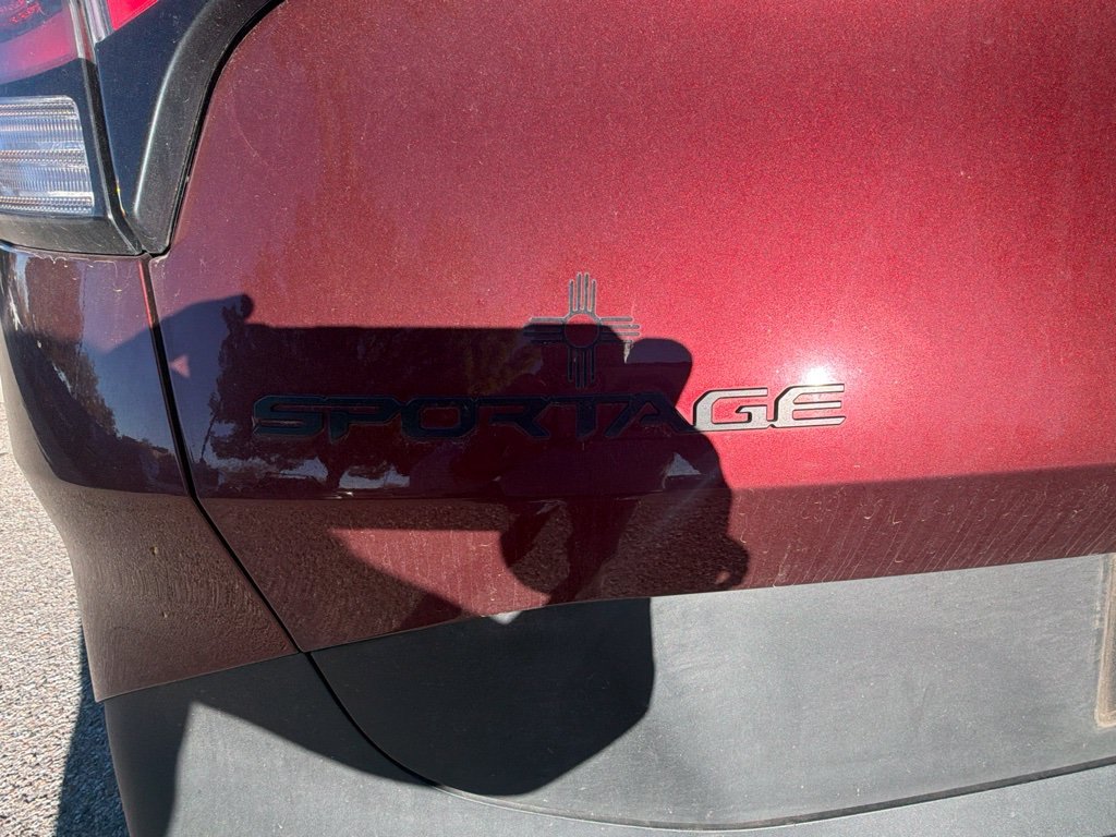 Used 2025 Red Kia X-Line image 8
