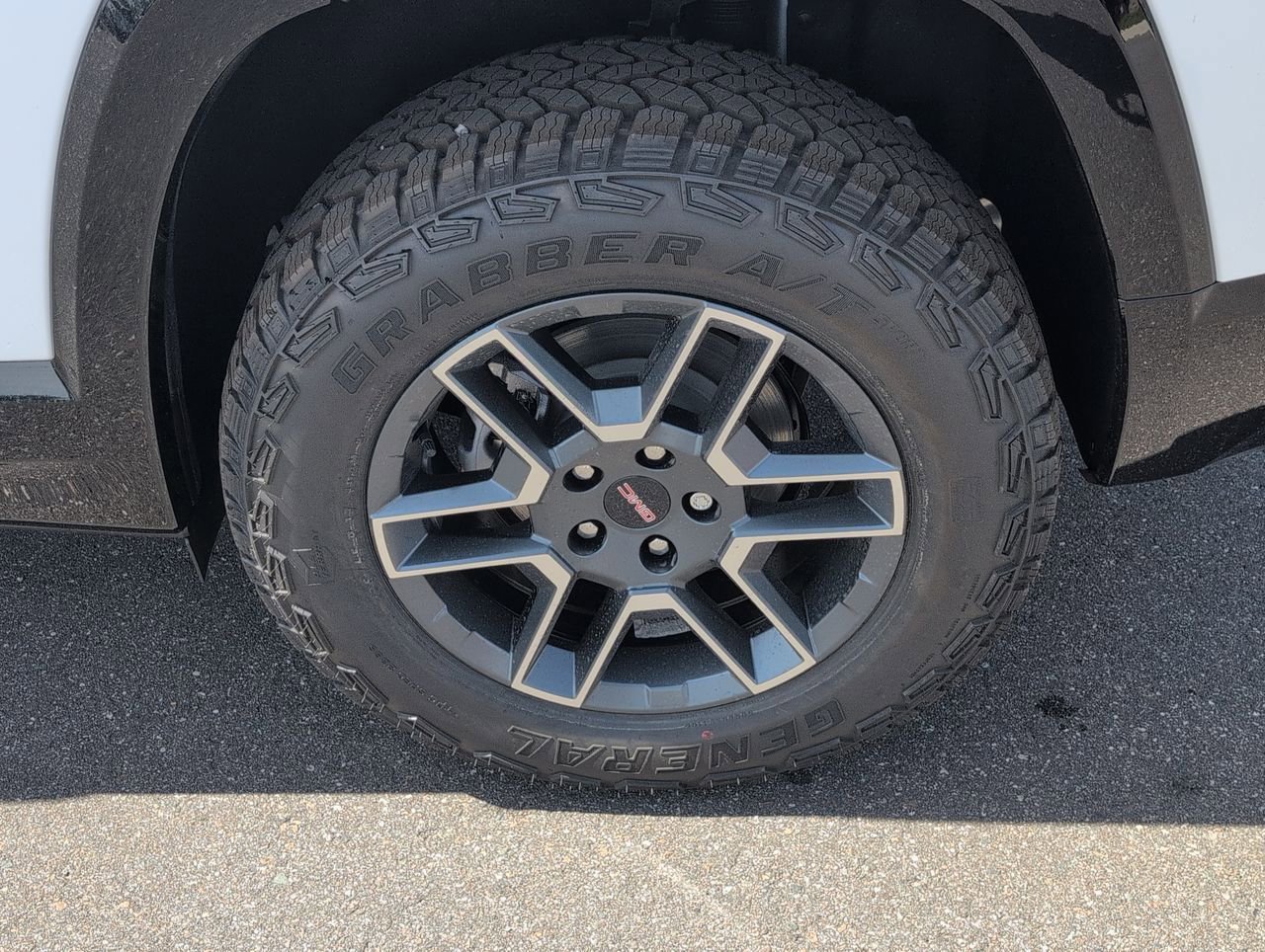 2026 GMC Terrain AT4 - Photo 31