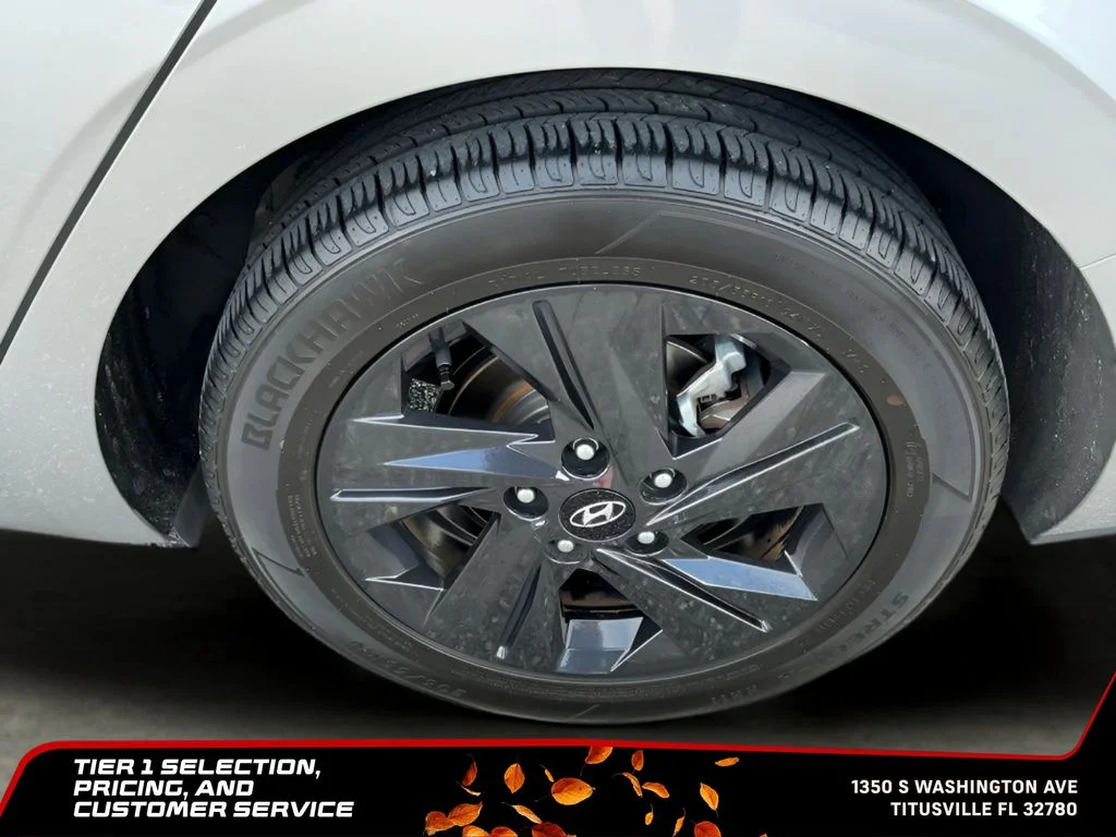 Used 2021 Silver Hyundai SEL image 19
