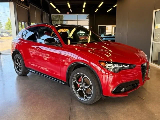 Used 2024 Alfa Rosso Alfa Romeo Veloce image 5