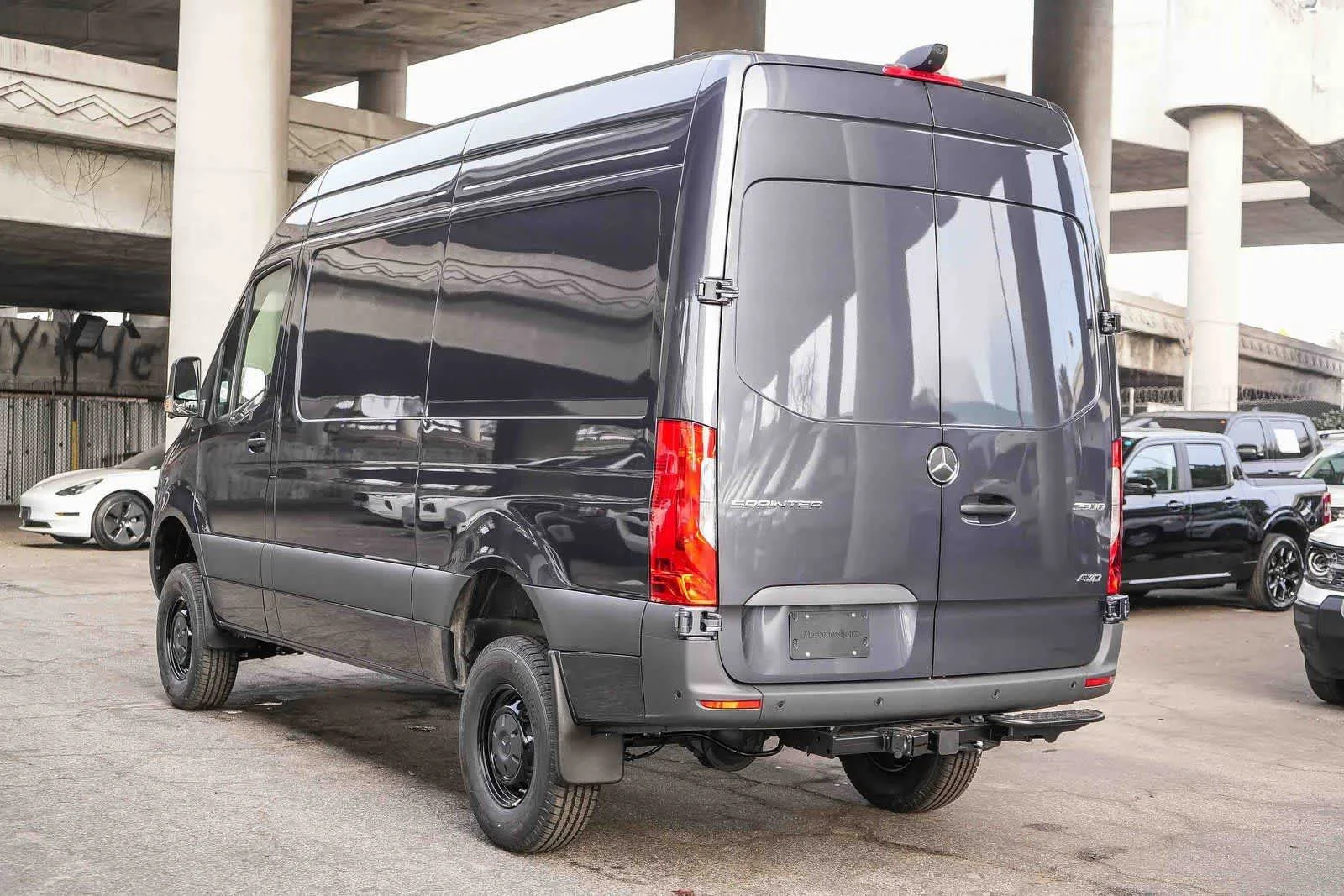 New 2026 Tenorite Gray Metallic Mercedes-Benz Cargo 144WB High Roof AWD 2.0L I4 Diesel Turbo HO image 35