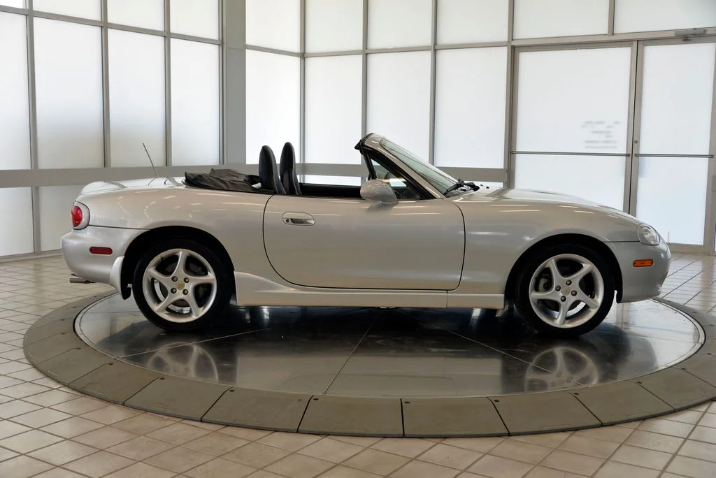 Used 2003 Silver Mazda Base image 9