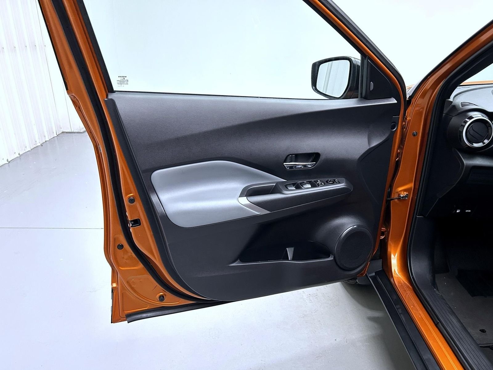 Used 2023 Orange Nissan SR image 9
