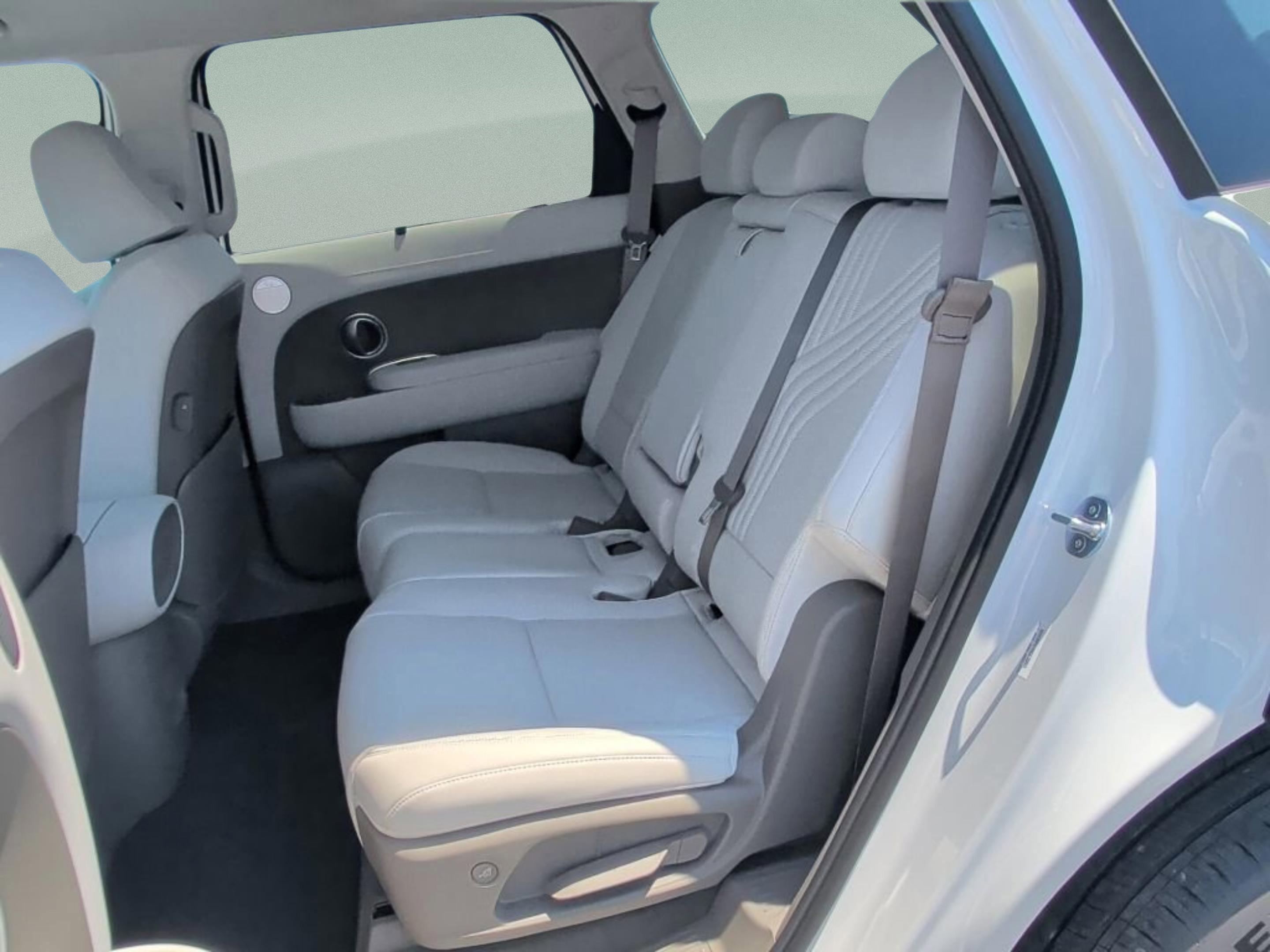 New 2026 Creamy White Pearl Hyundai Blue SEL 8P image 38