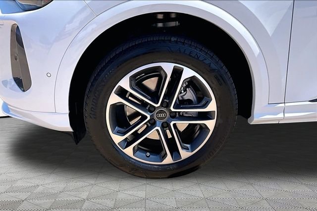 Used 2025 White Audi 2.0T Premium image 8