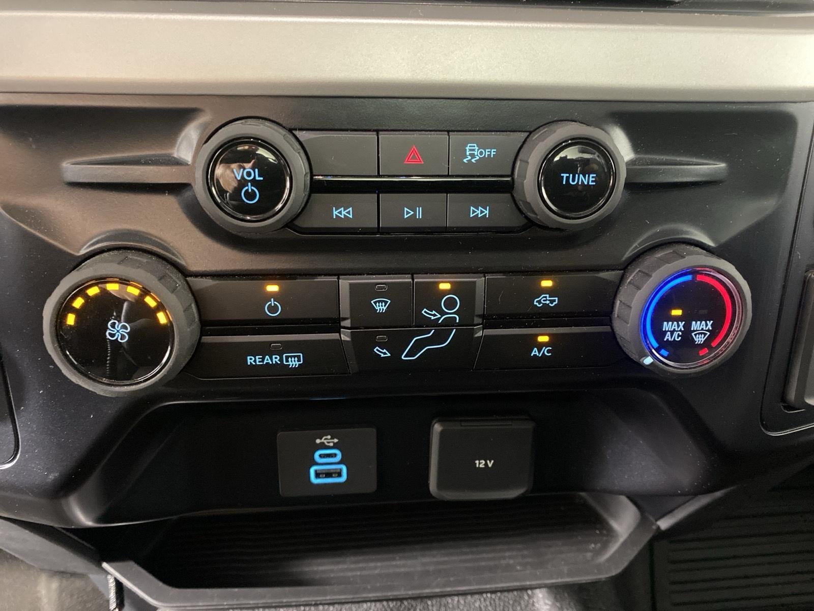 Used 2025 Oxford White Ford XLT image 41