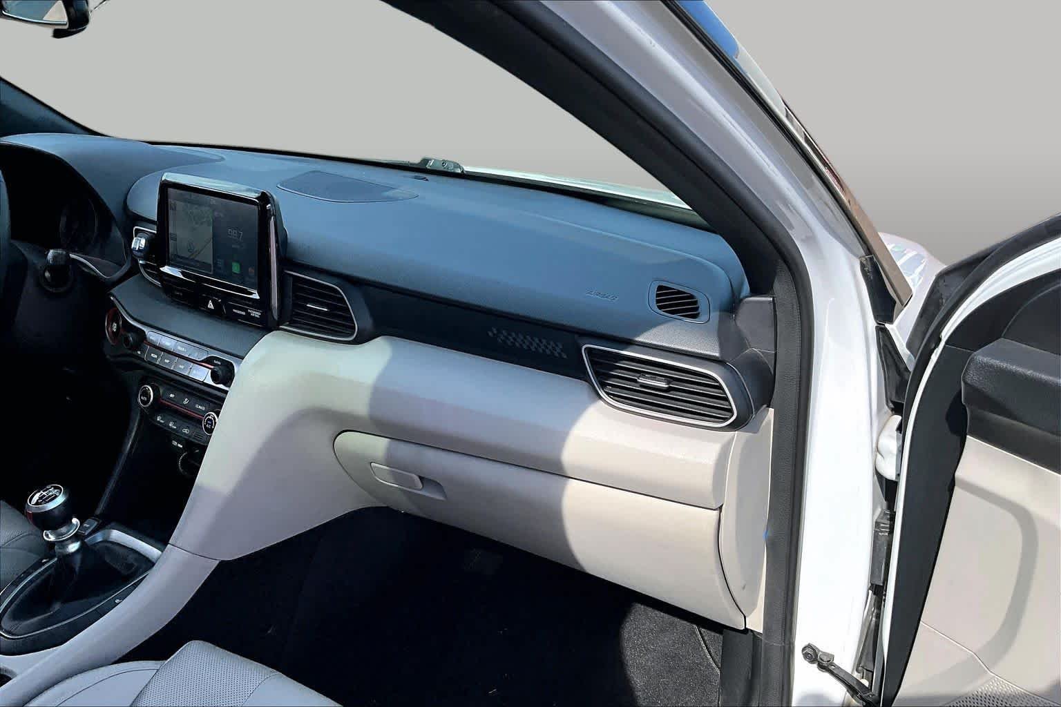 Used 2019 Chalk White w/Black Roof Hyundai Turbo Ultimate image 18