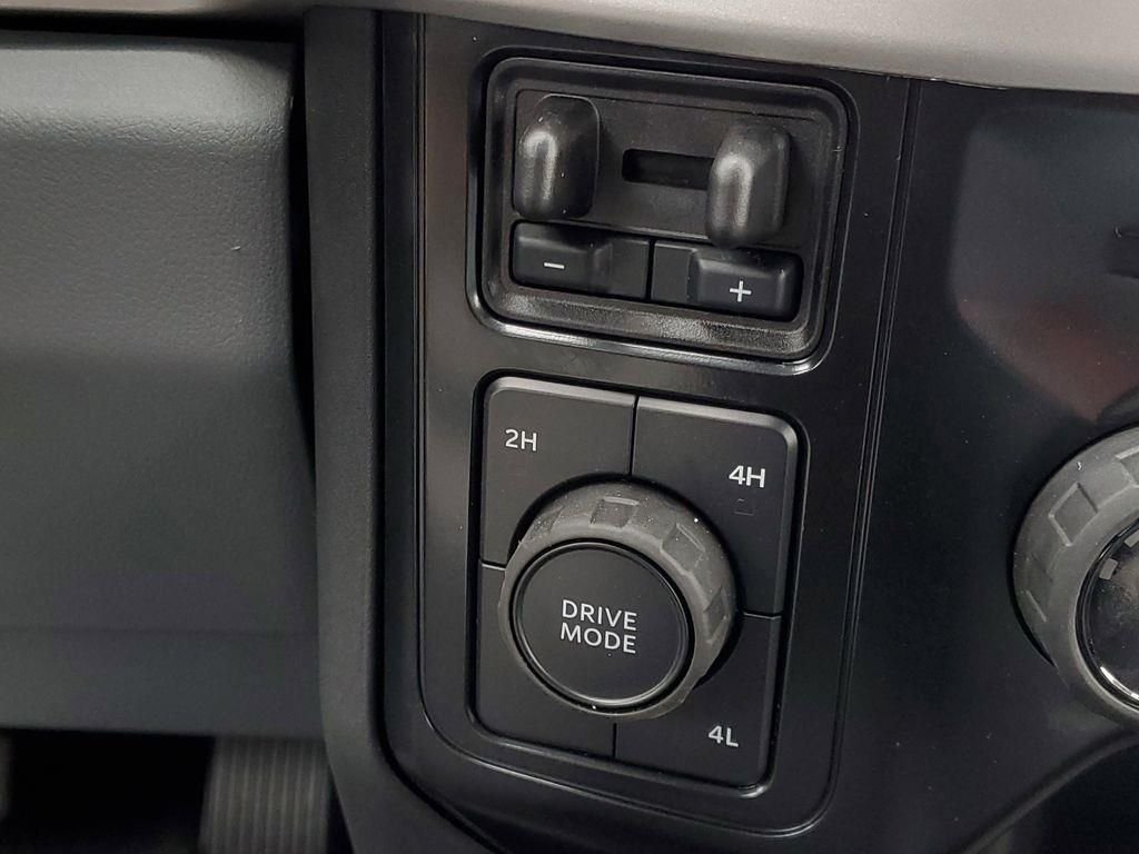 New 2025 Oxford White Ford F-350® XL image 15