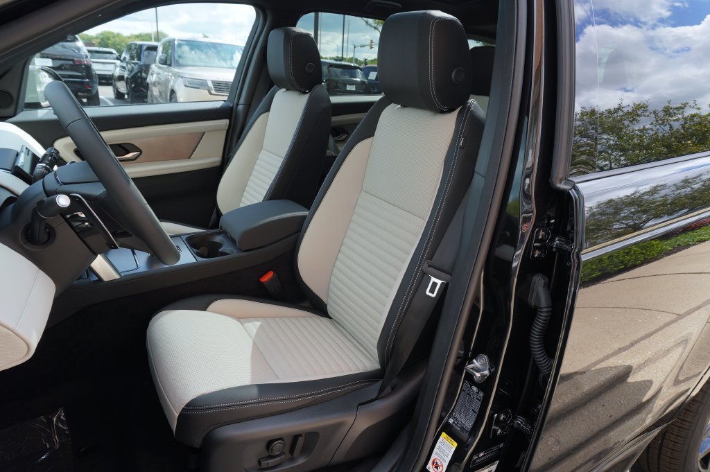 New 2026 Santorini Black Land Rover Landmark image 13