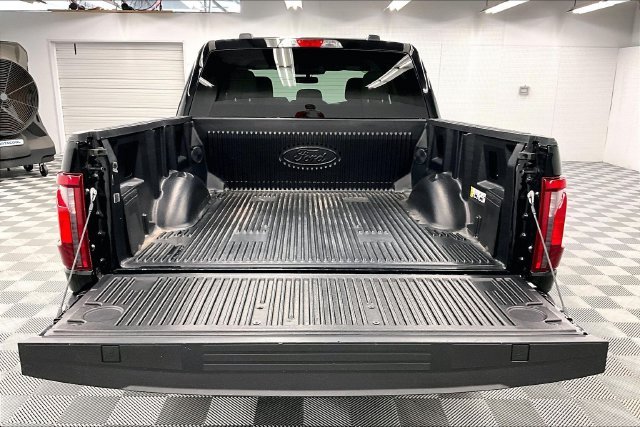 Used 2024 Agate Black Metallic Ford XLT image 31