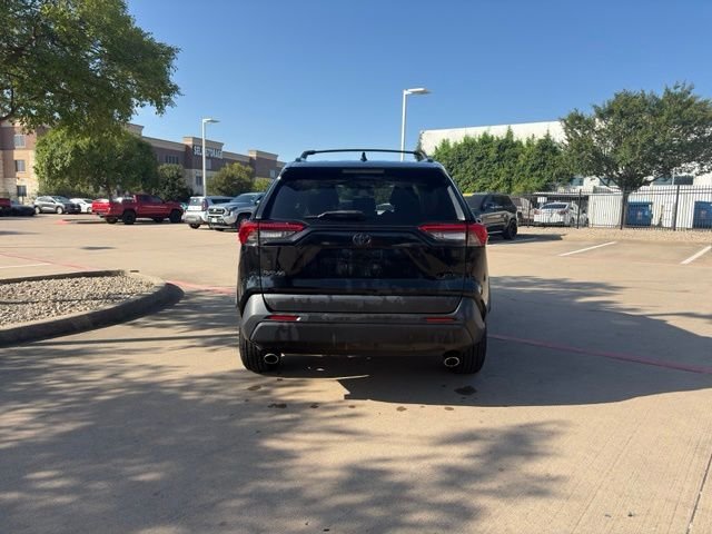 Used 2020 Black Toyota XLE Premium image 6