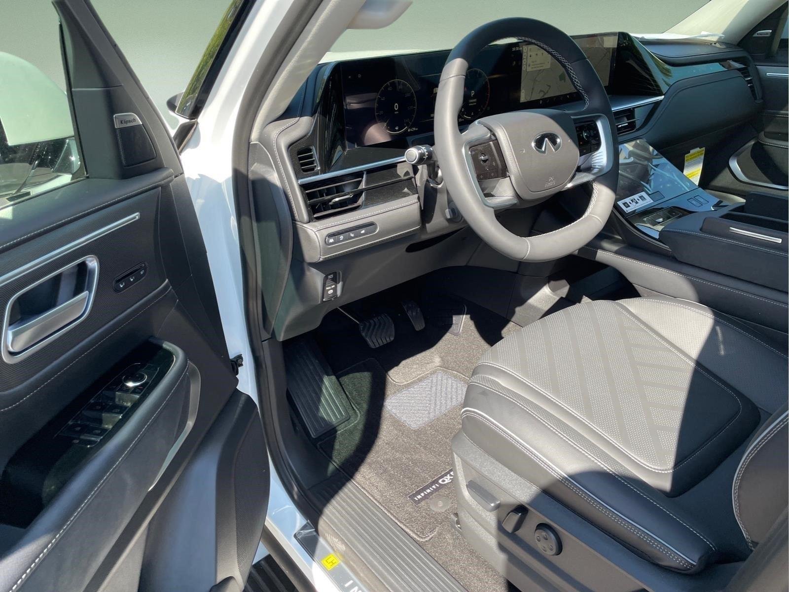 2026 INFINITI QX80 Luxe - Photo 14
