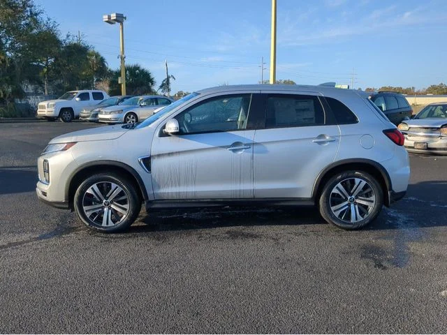New 2027 Silver Mitsubishi SE image 9