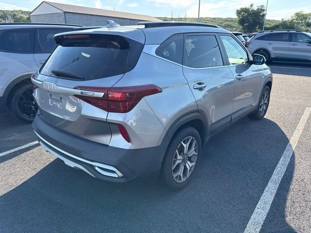 Used 2022 Gray Kia EX image 3