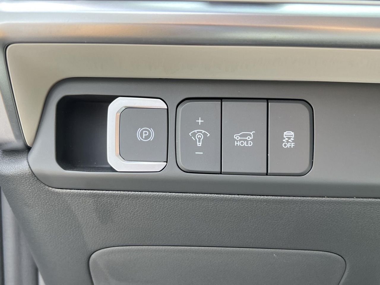 New 2026 Hampton Gray Hyundai SE AWD image 32