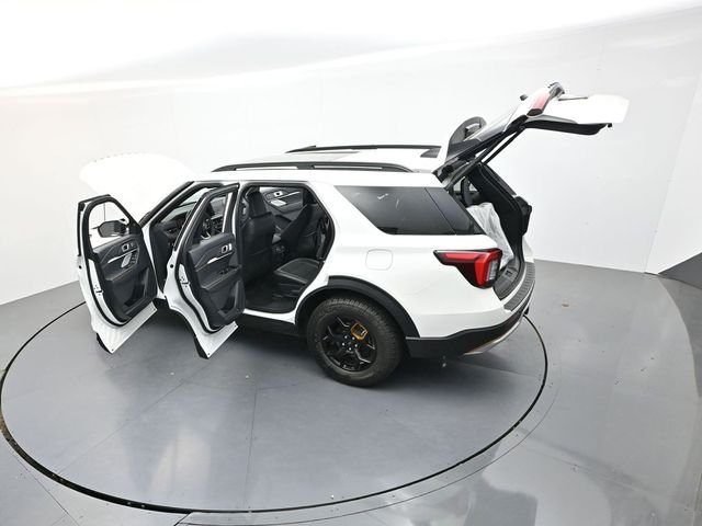 New 2026 Star White Metallic Tri-Coat Ford Tremor® image 55