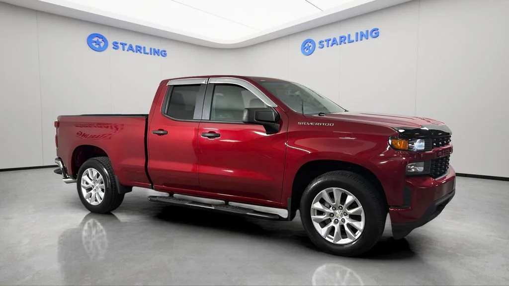 Used 2019 CAJUN RED TINTCOAT Chevrolet Custom image 13