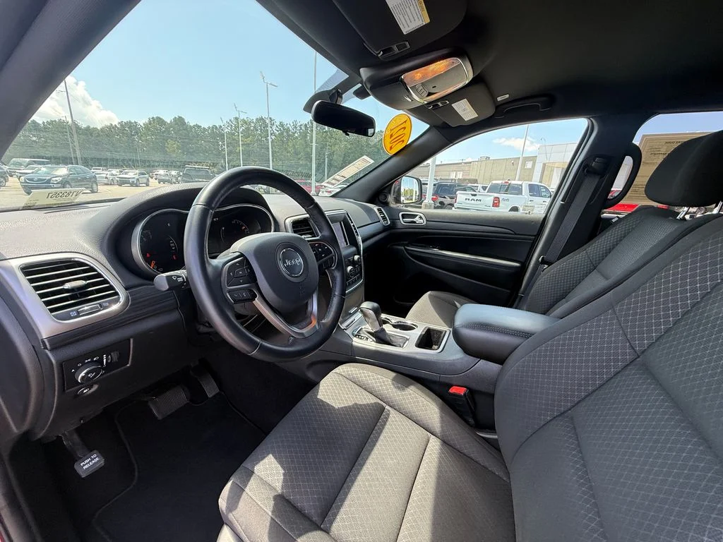 Used 2021 Red Jeep Laredo E image 20
