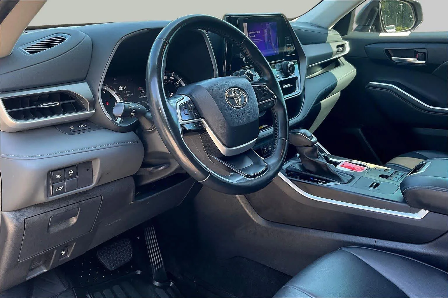 Used 2023 Magnetic Gray Metallic Toyota XLE image 18