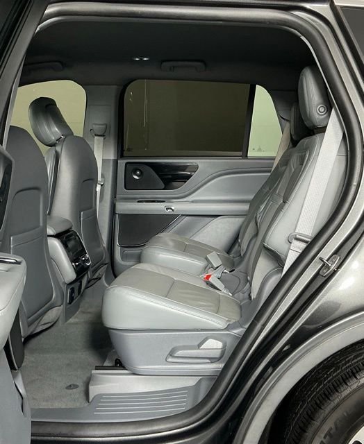 Used 2020 Gray Lincoln Reserve image 21