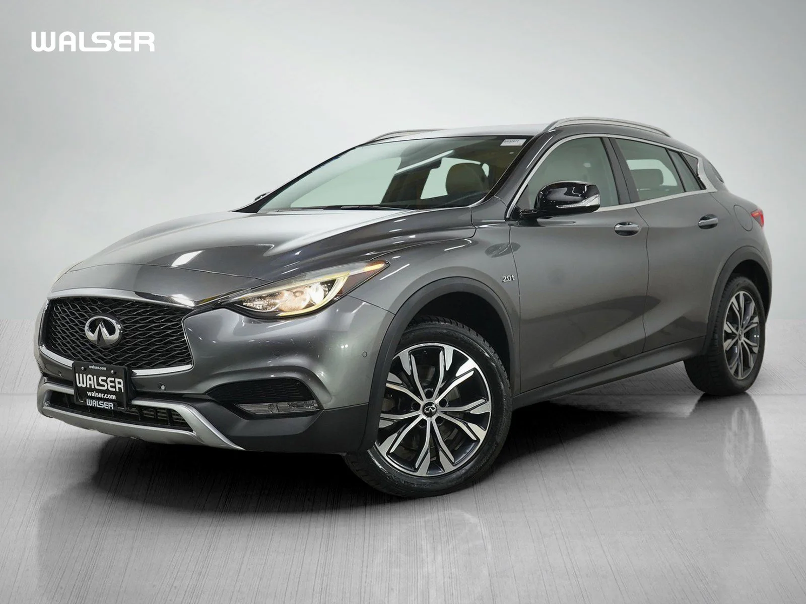 2017 INFINITI QX30 Premium AWD's photo