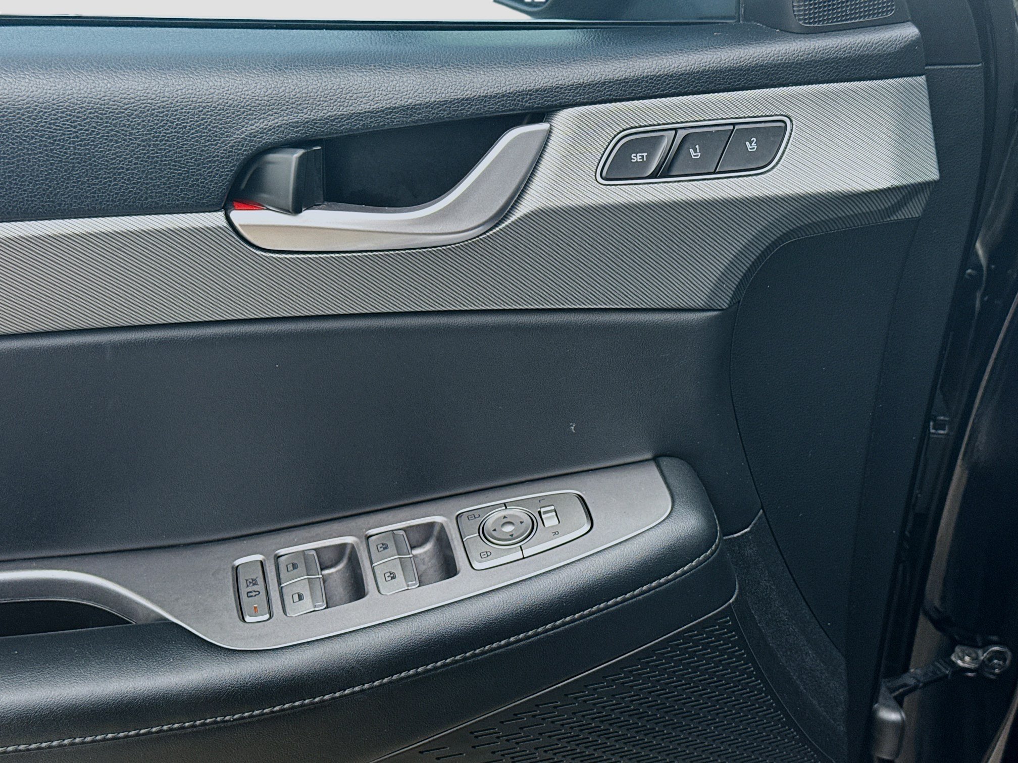 Used 2023 Abyss Black Pearl Hyundai SEL image 14