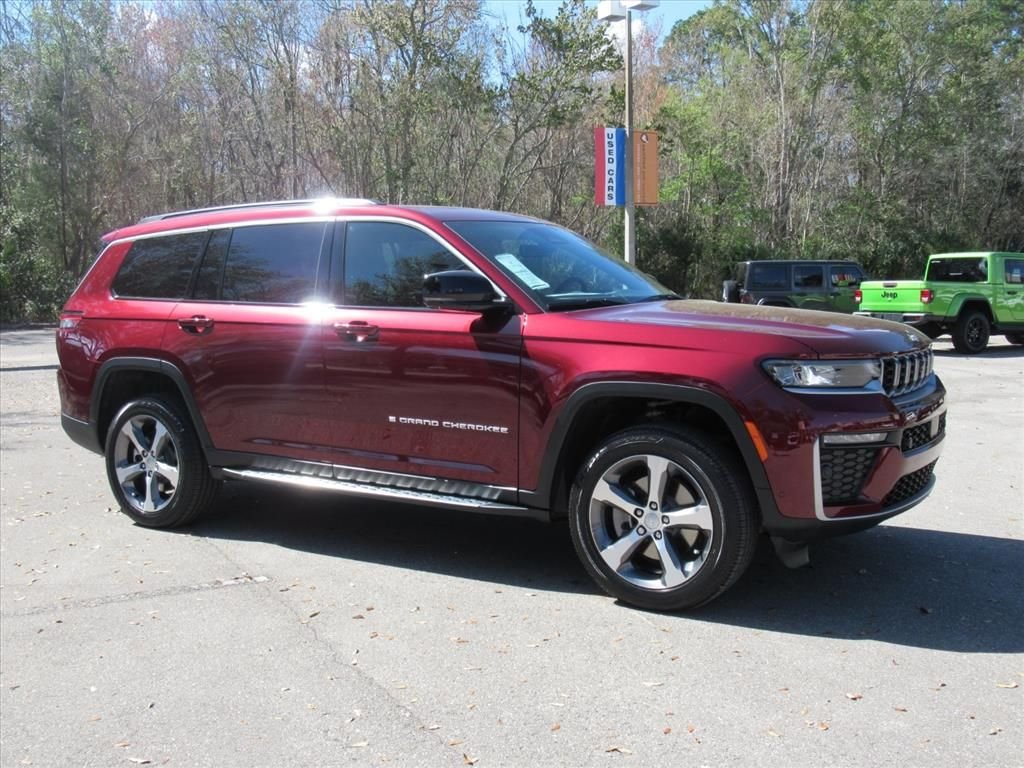 New 2026 Velvet Red Pearl-Coat Exterior Paint Jeep Limited image 2