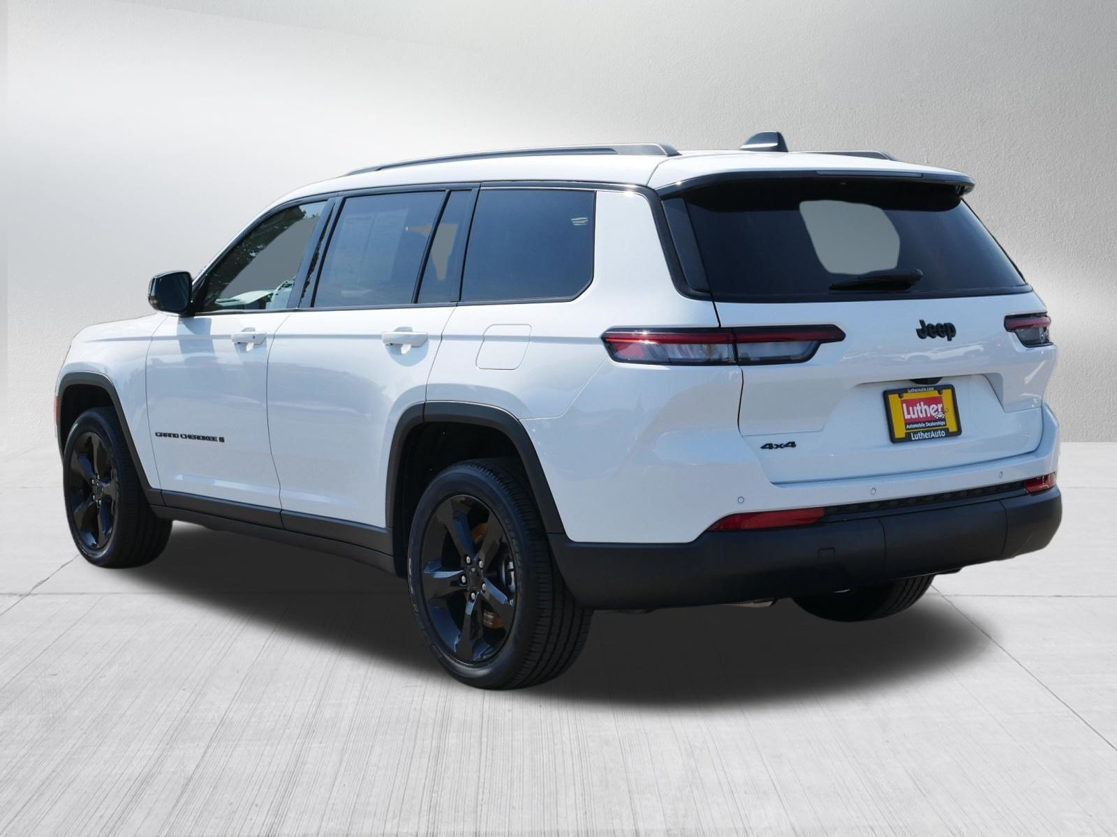 Used 2025 Bright White Clearcoat Jeep Altitude X image 5