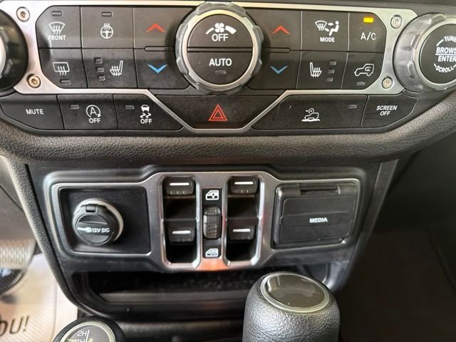 Used 2024 White Jeep Sport S image 18