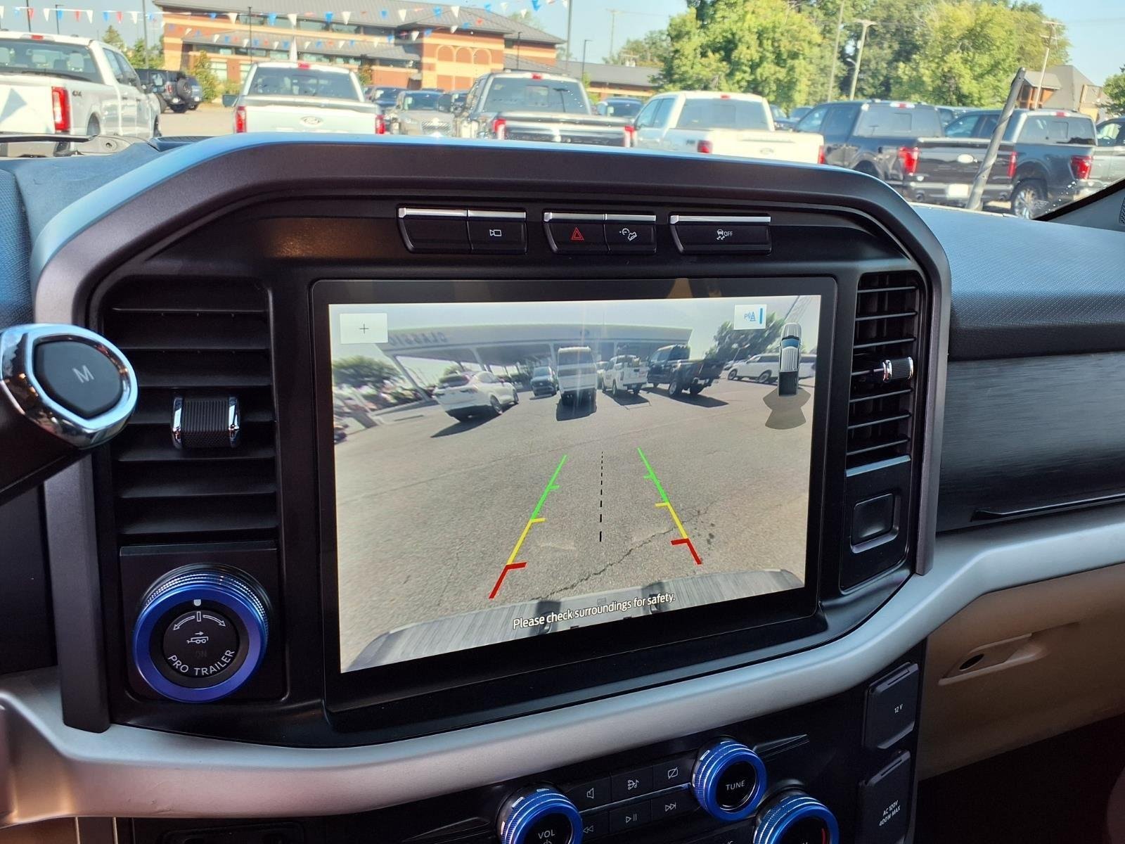 Used 2022 Blue Ford XLT image 4