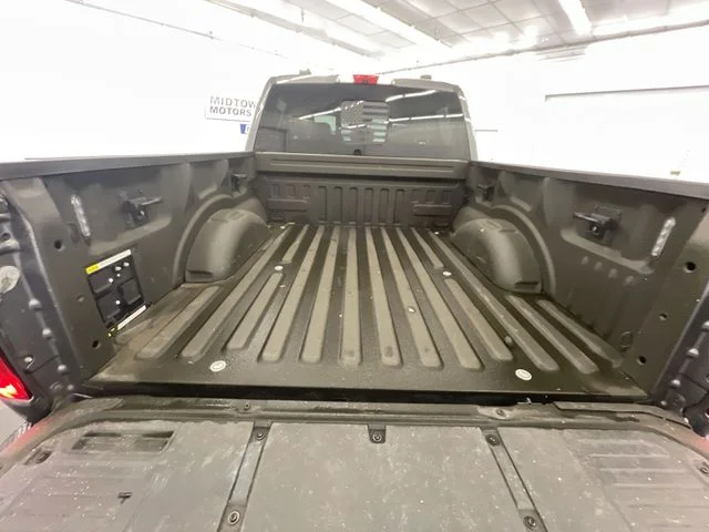 Used 2021 Gray Metallic Ford Lariat image 29