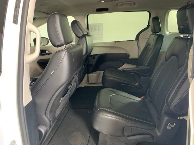 Used 2024 White Chrysler Touring L image 6