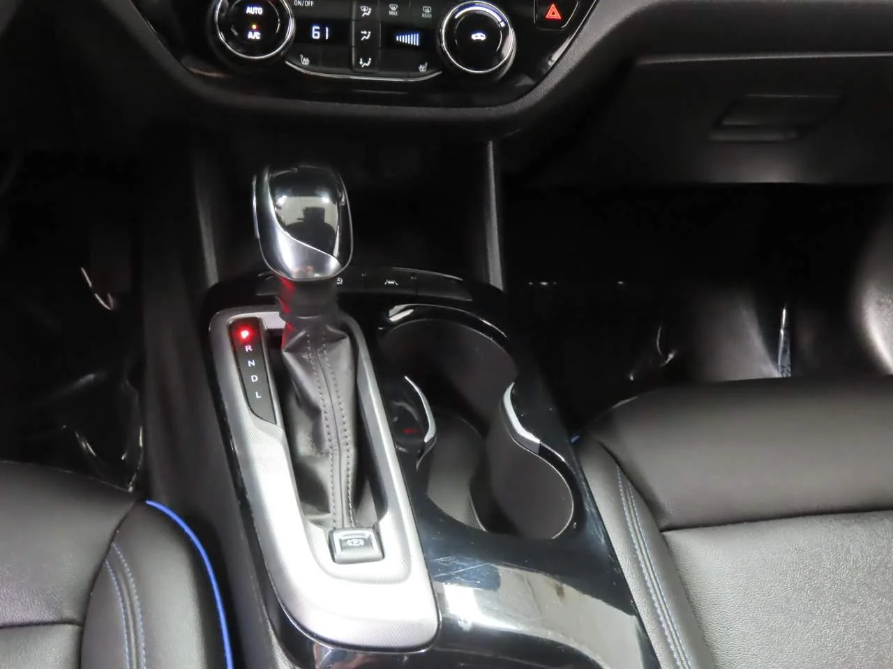 Used 2025 Summit White Buick Sport Touring image 11