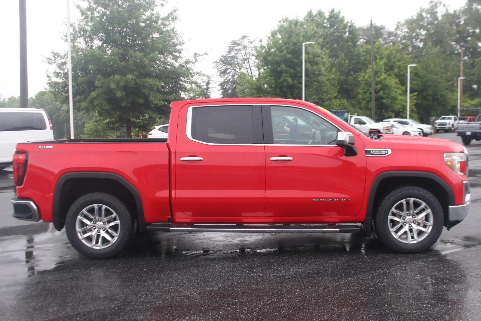 Used 2019 CARDINAL RED GMC SLT image 8