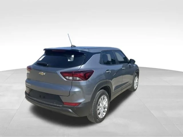 Used 2021 Gray Chevrolet LS image 3