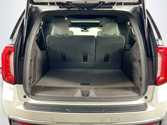 2022 GMC Yukon XL SLT - Photo 28