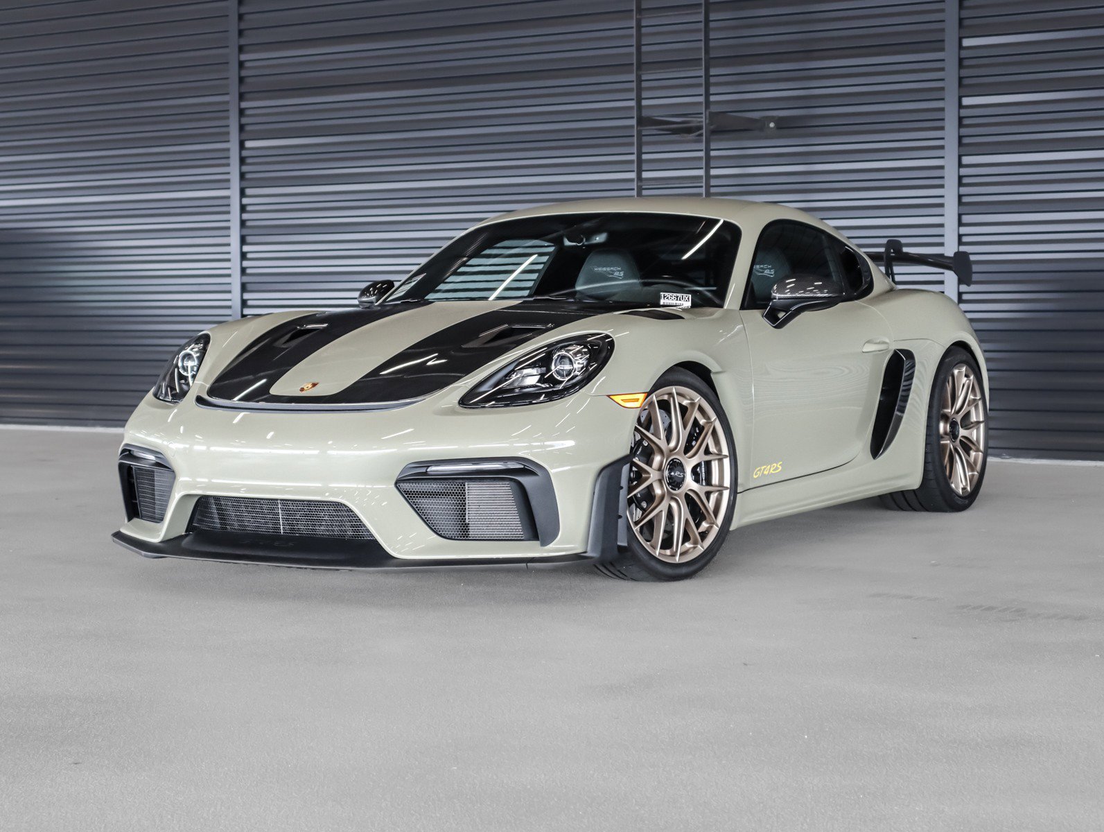 2025 Porsche 718 Cayman GT4 RS's photo