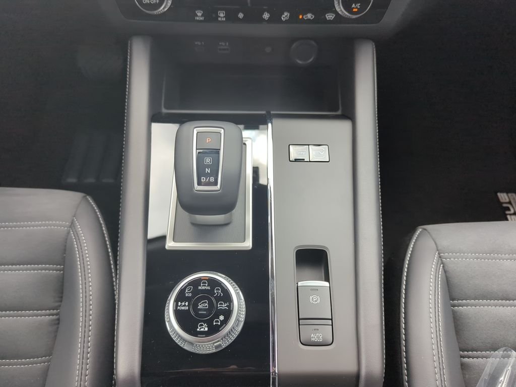 New 2026 Black Nissan SL image 19