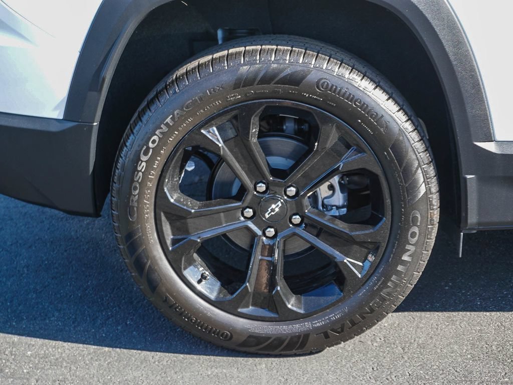 2027 Chevrolet Equinox LT - Photo 8
