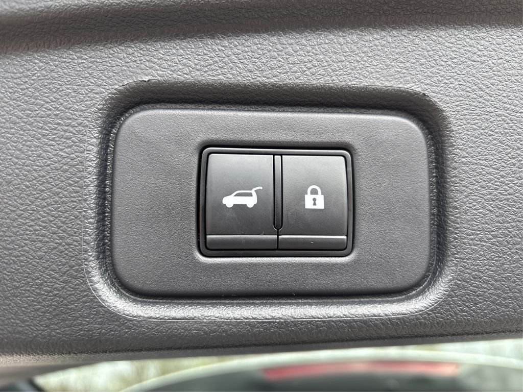 Used 2023 Silver Nissan SL image 15