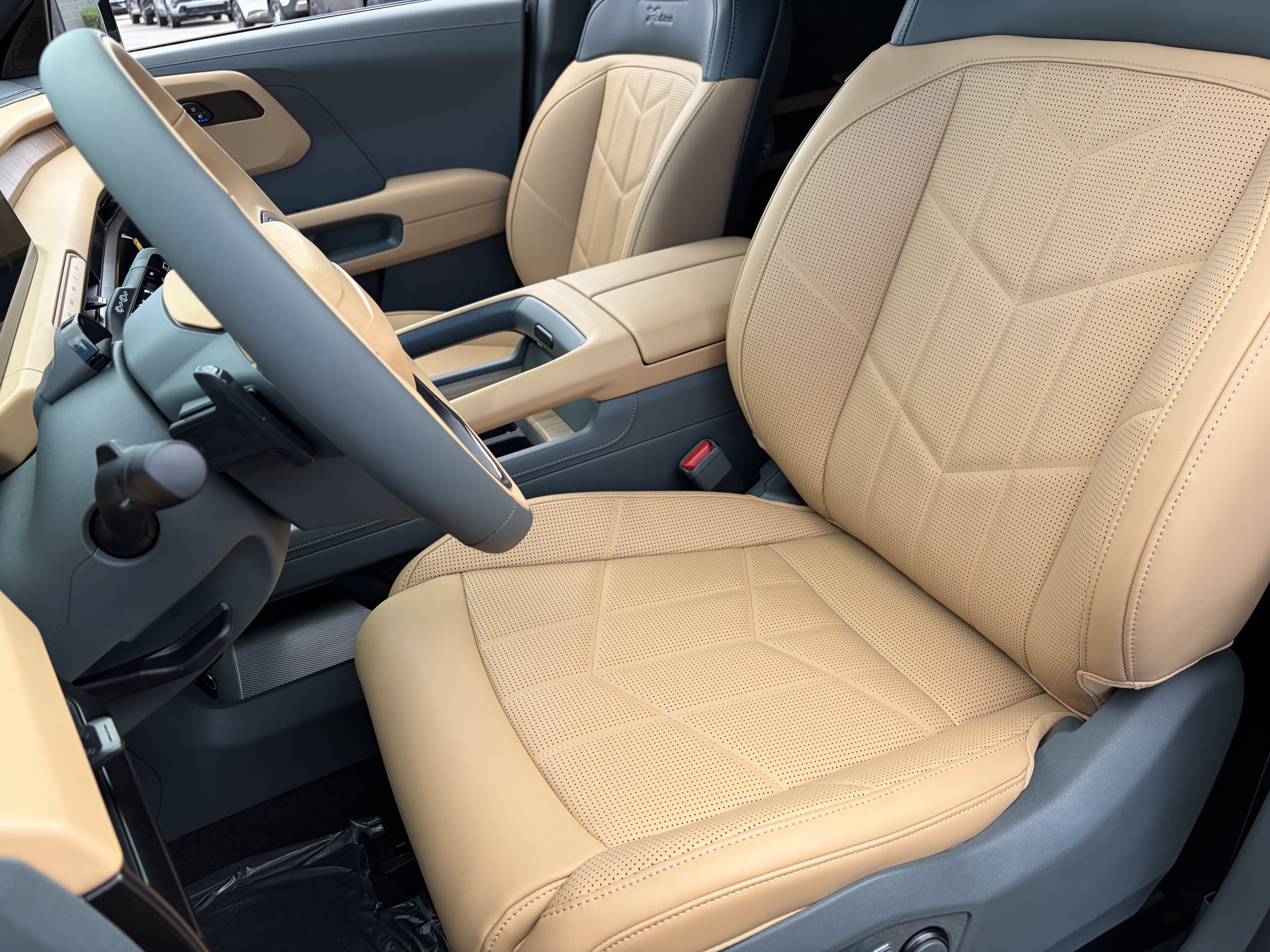 New 2027 Glacial White Pearl Kia X-LINE SX image 19