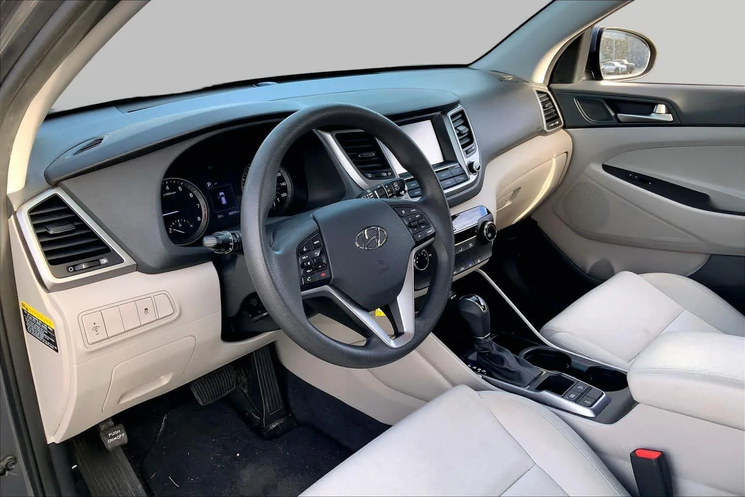 Used 2018 Coliseum Gray Hyundai SEL image 18