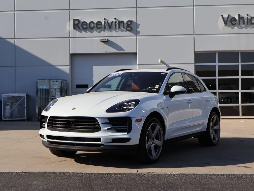 Used 2020  Porsche Base image 3