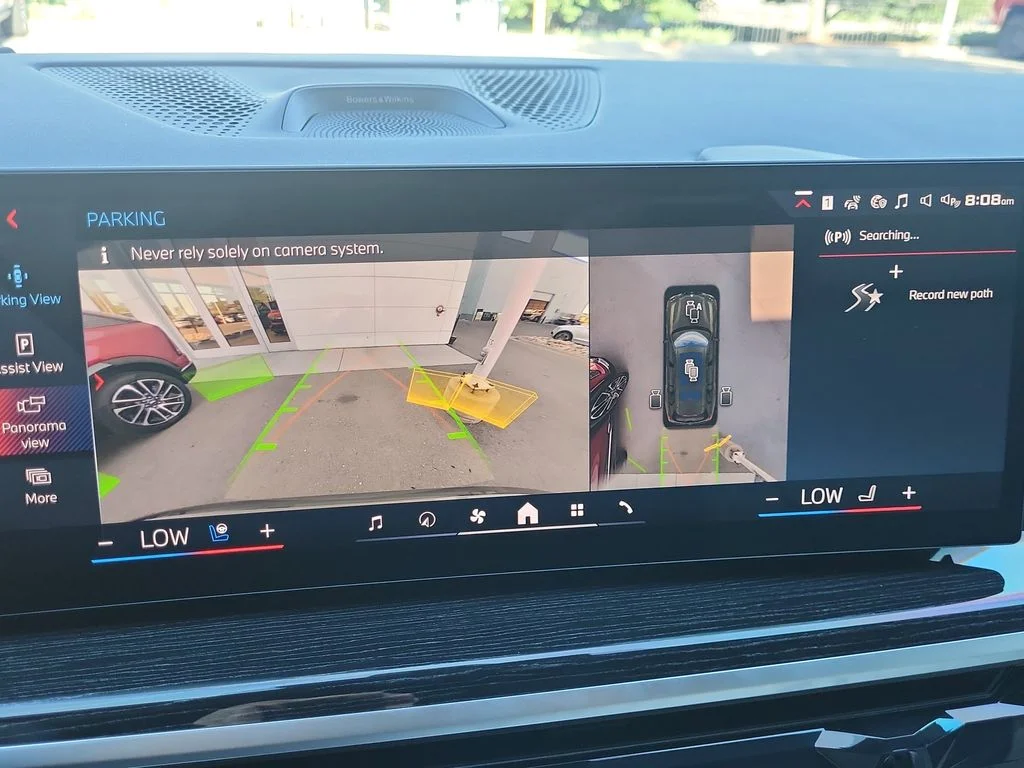 Used 2026 Green BMW M60i image 27