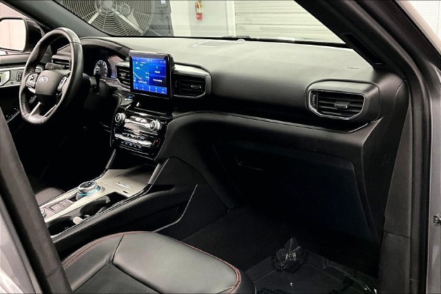 Used 2024 Carbonized Gray Metallic Ford ST-Line image 19