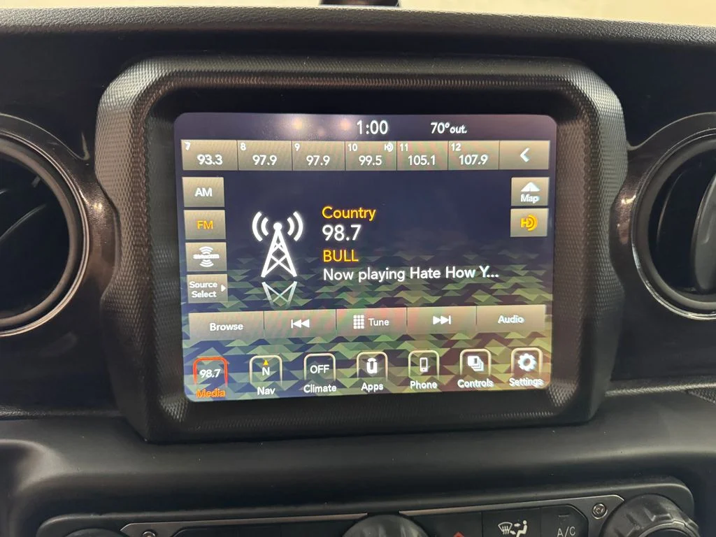 Used 2022 Green Jeep Unlimited Sport Altitude image 21
